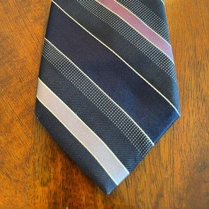 Michael Kors tie in navy blue with pink stripes